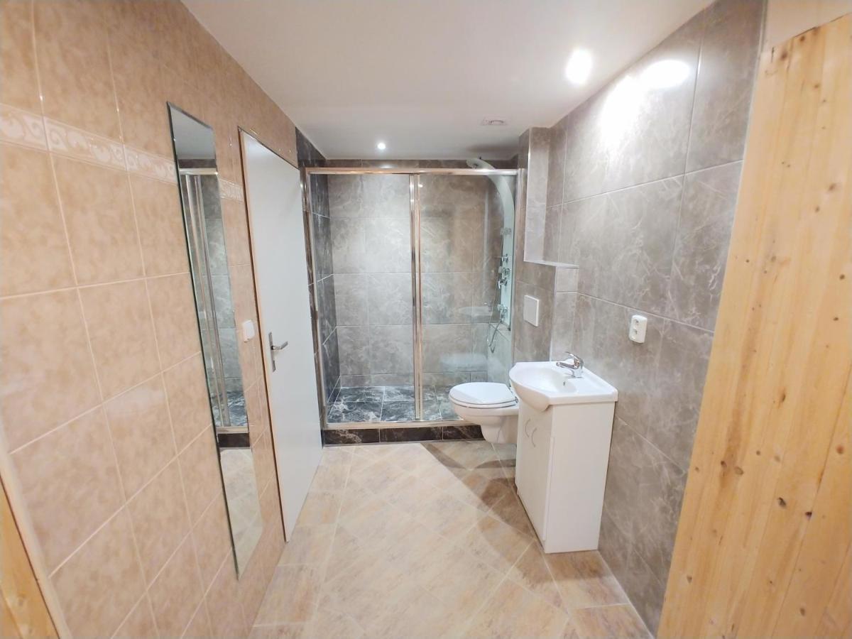 Wellness Studio Se Saunou A Vířivkou Praha